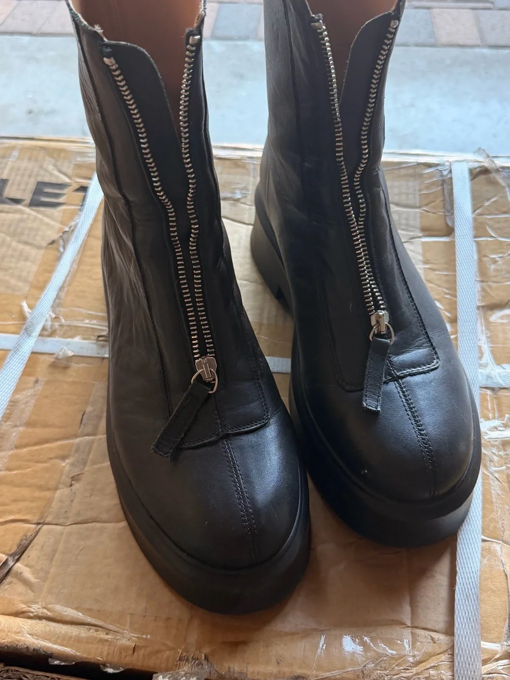 Steve Madden front zip
